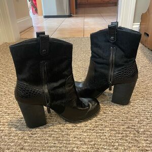 VINCE CAMUTO Black Bennie Boot 8.5